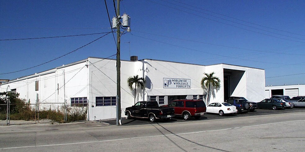 More Photos Of 3355 SW 2nd Ave, Fort Lauderdale Unknown For Lease