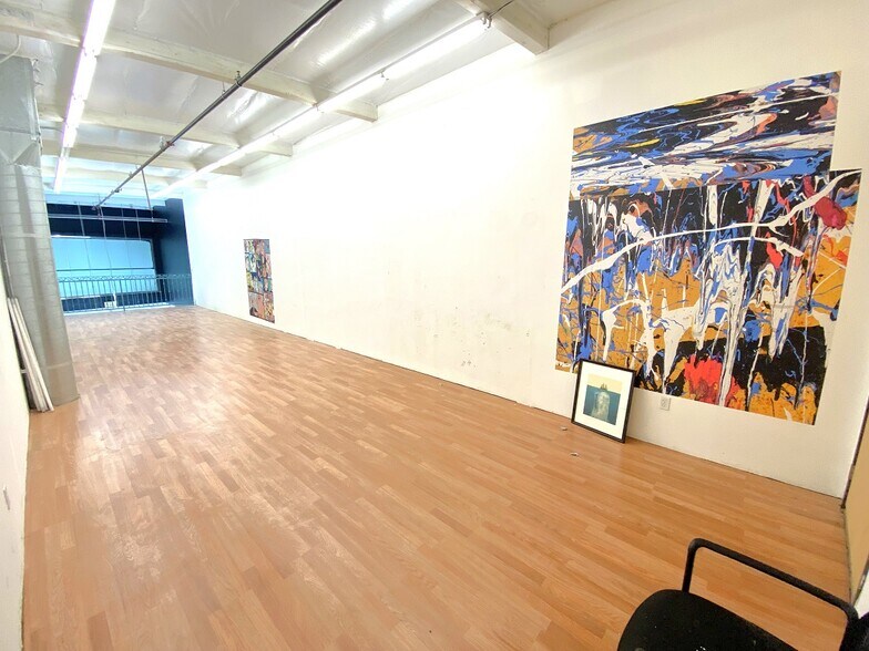 More Photos Of 951 Crocker St, Los Angeles Storefront Retail Office For Lease