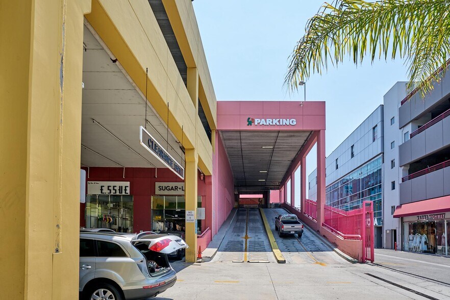 More Photos Of 1100 S San Pedro St, Los Angeles Storefront For Lease