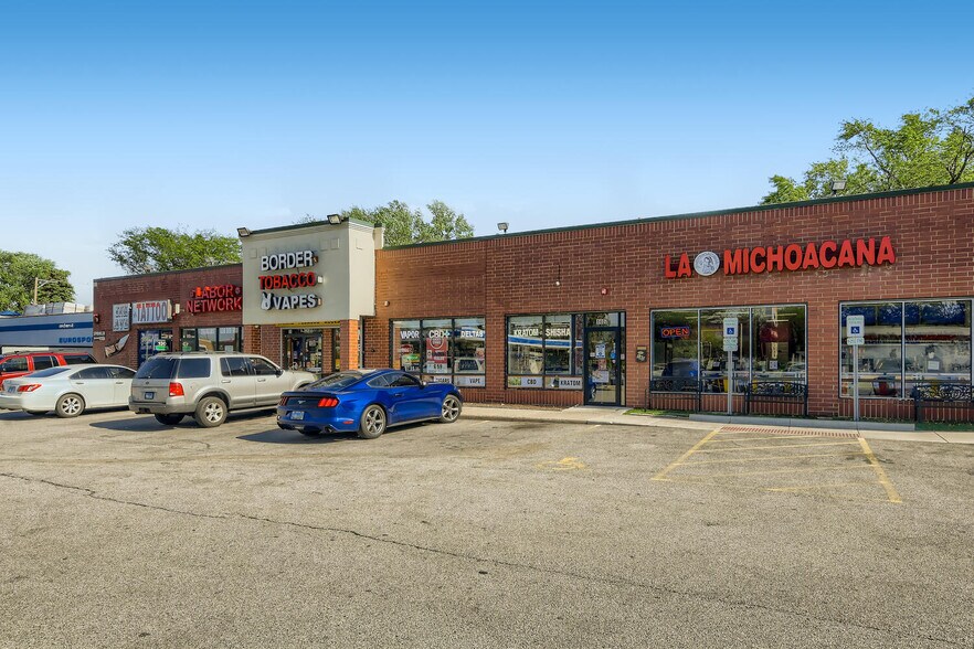More Photos Of 110-154 W Irving Park Blvd, Bensenville General Retail For Lease