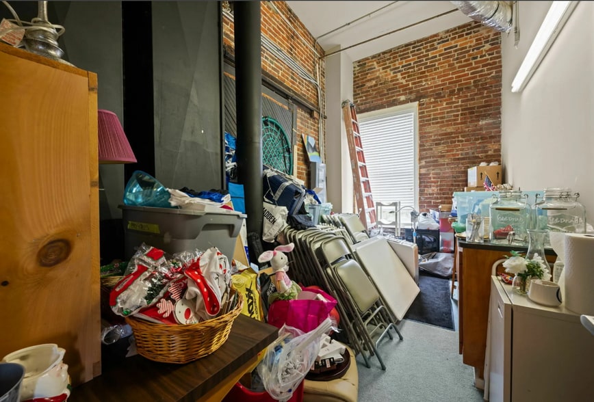 More Photos Of 202 Craven St, New Bern General Retail For Sale