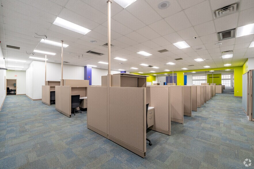 More Photos Of 26 Steele Ave, Arcade Office For Lease