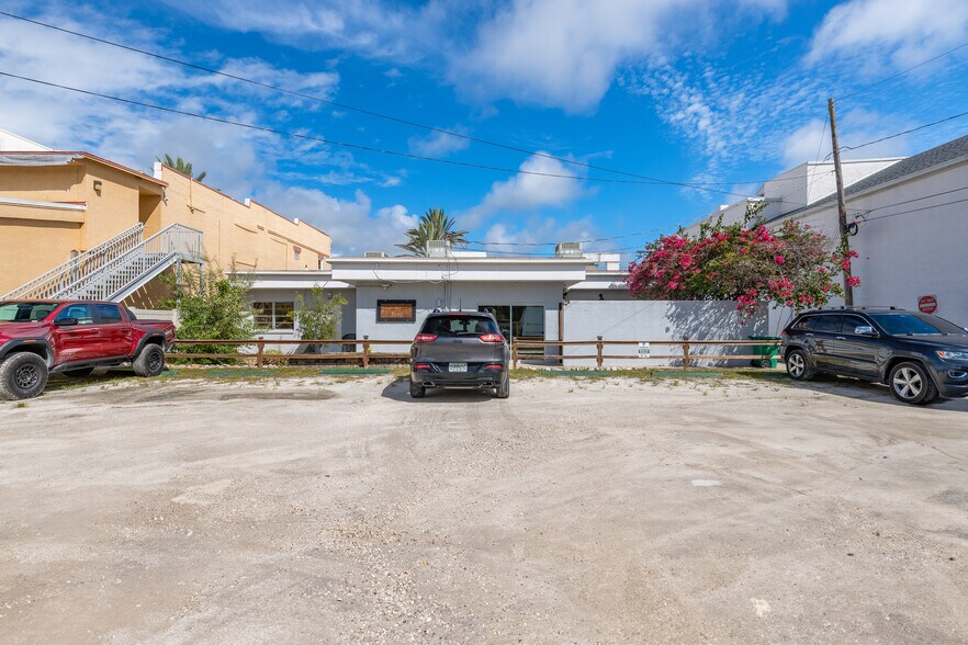 More Photos Of 418 Canal St, New Smyrna Beach Loft Creative Space For Sale