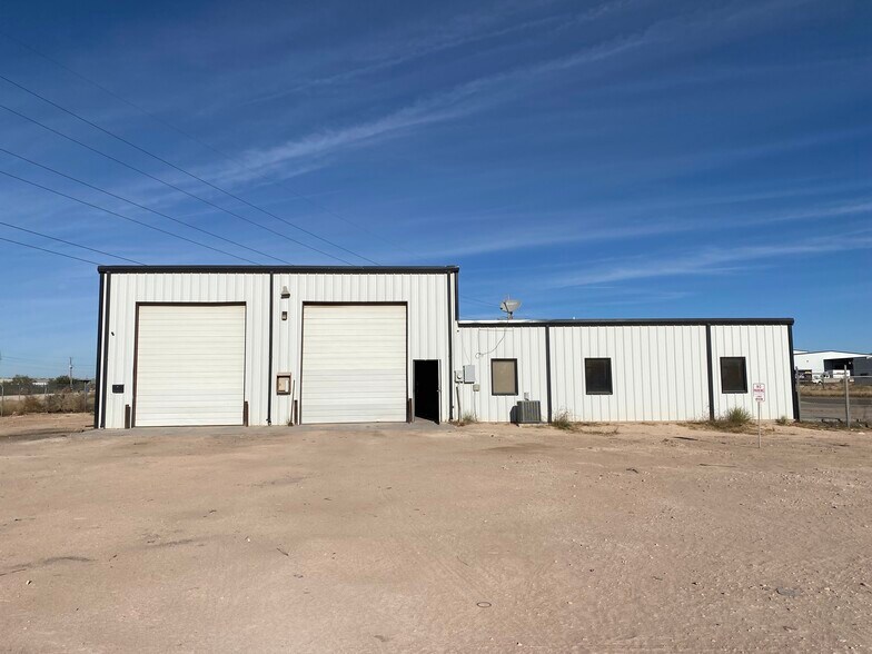 More Photos Of 1010 S Meadow Ave, Odessa Warehouse For Sale