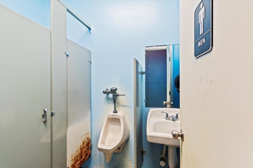 More Photos Of 2365 County Line Rd, Atlanta Daycare Center For Sale