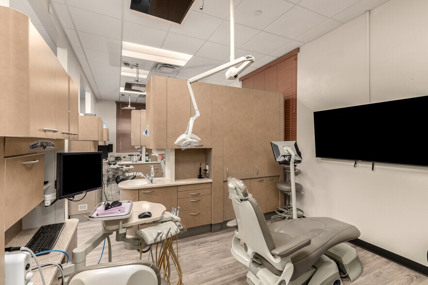 More Photos Of 1355 S Higley Rd, Gilbert Medical For Lease