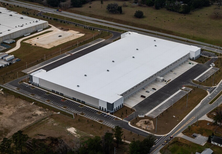 More Photos Of 2796 NW 35th St, Ocala Distribution For Lease