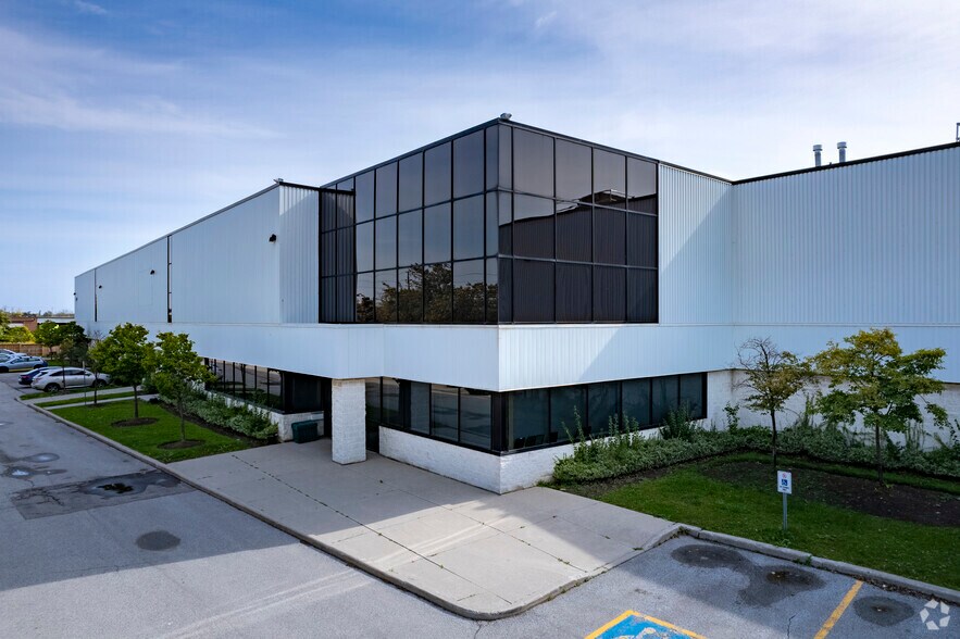 More Photos Of 2360 Cornwall Rd, Oakville Warehouse For Lease