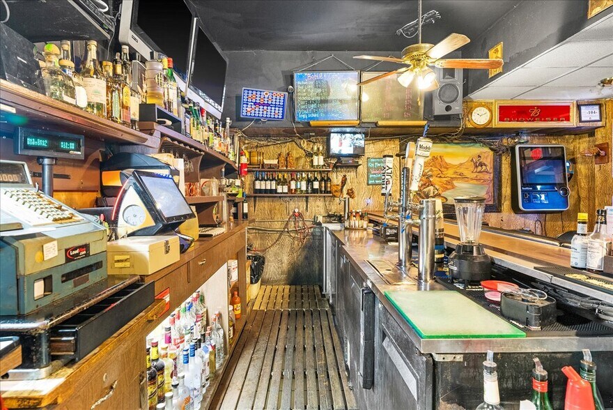 More Photos Of 2400 E 7th St, Long Beach Restaurant For Sale