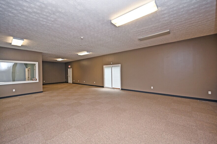 More Photos Of 9101 N Dixie Dr, Dayton Storefront Retail Office For Sale