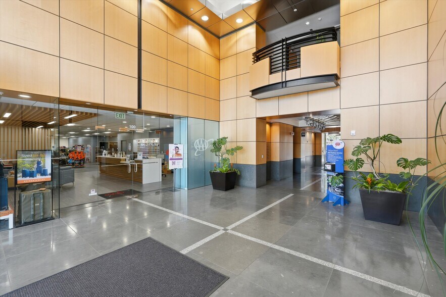 More Photos Of 10365 SE Sunnyside Rd, Clackamas Office For Lease