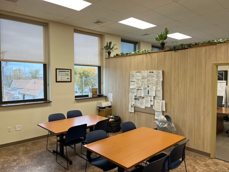 More Photos Of 3218 Lakeshore Rd, Buffalo Office For Sale