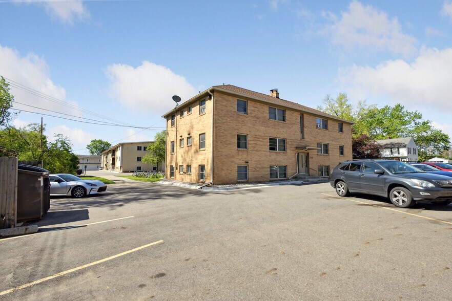 More Photos Of 144-224 Highland Ave, East Lansing Apartments For Sale