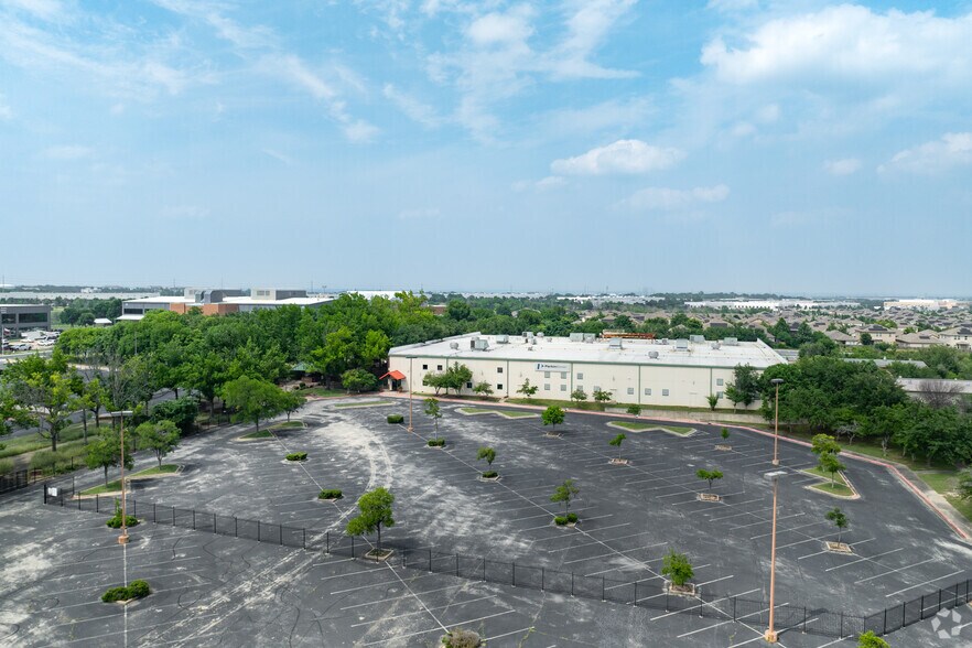 More Photos Of 7050 Burleson Rd, Austin Light Distribution For Sale