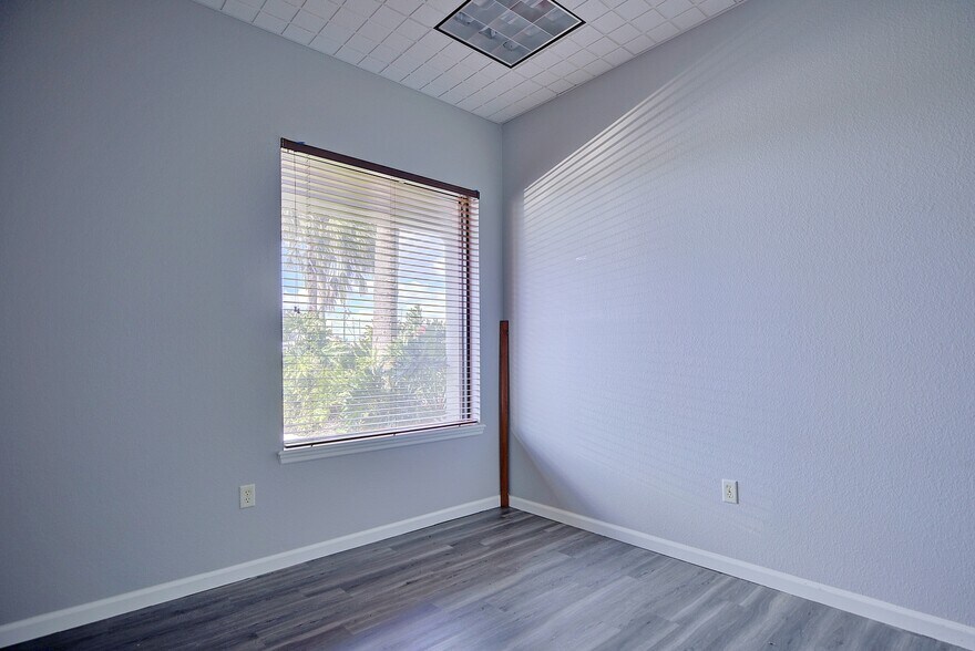 More Photos Of 2153 US Highway 27 S, Sebring Office For Sale