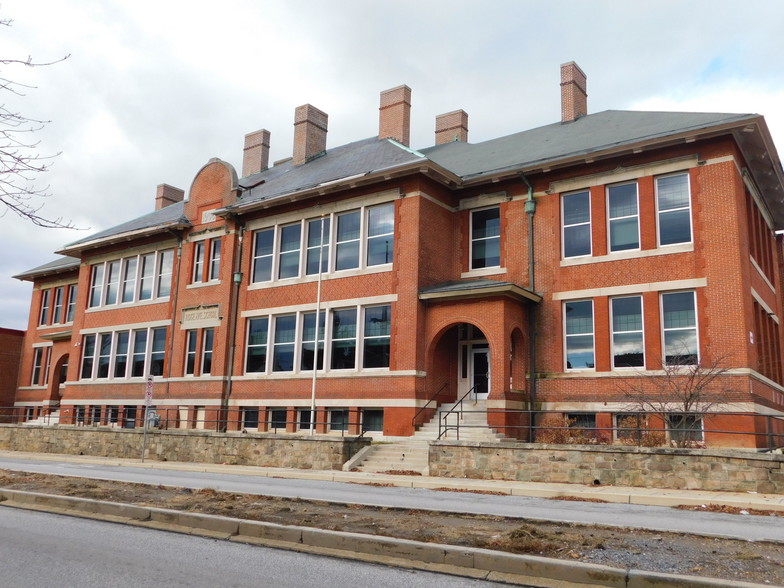 Primary Photo Of 625 E Philadelphia St, York Schools For Lease