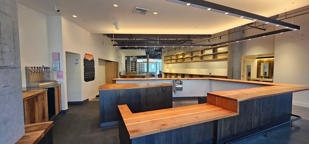 More Photos Of 114 Channel St, San Francisco Specialty For Lease