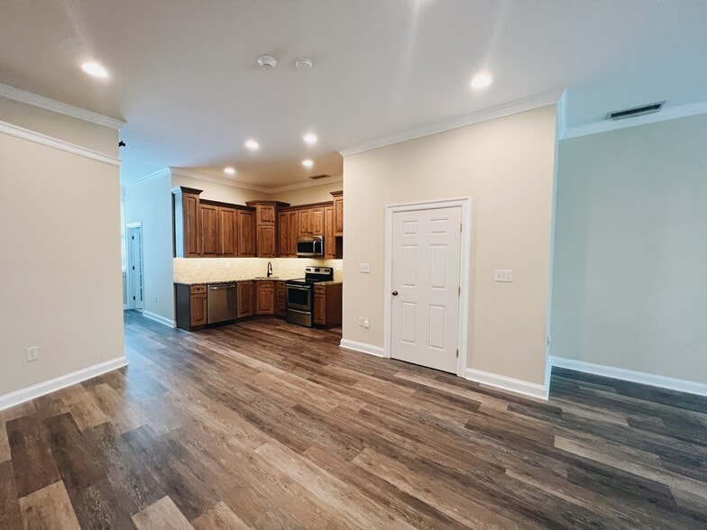 More Photos Of 1800 Camden Rd, Charlotte Office Residential For Lease