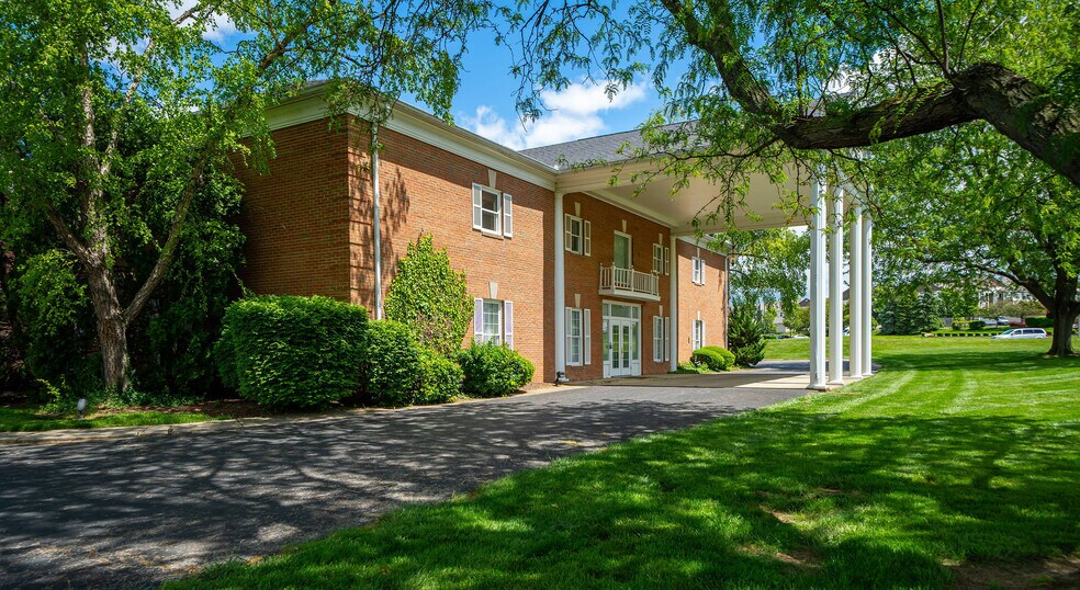 More Photos Of 2990 Bethel Rd, Columbus Funeral Home For Sale
