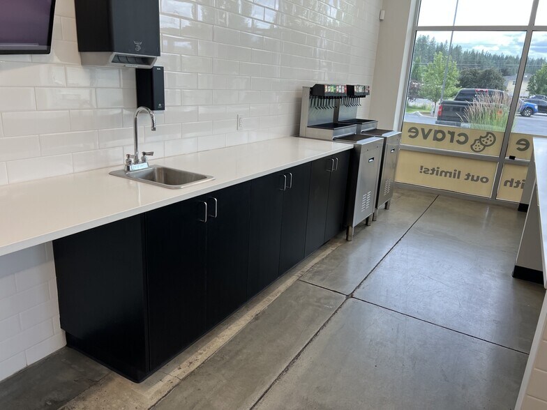 More Photos Of 513 E Hastings Rd, Spokane Storefront Retail Office For Lease