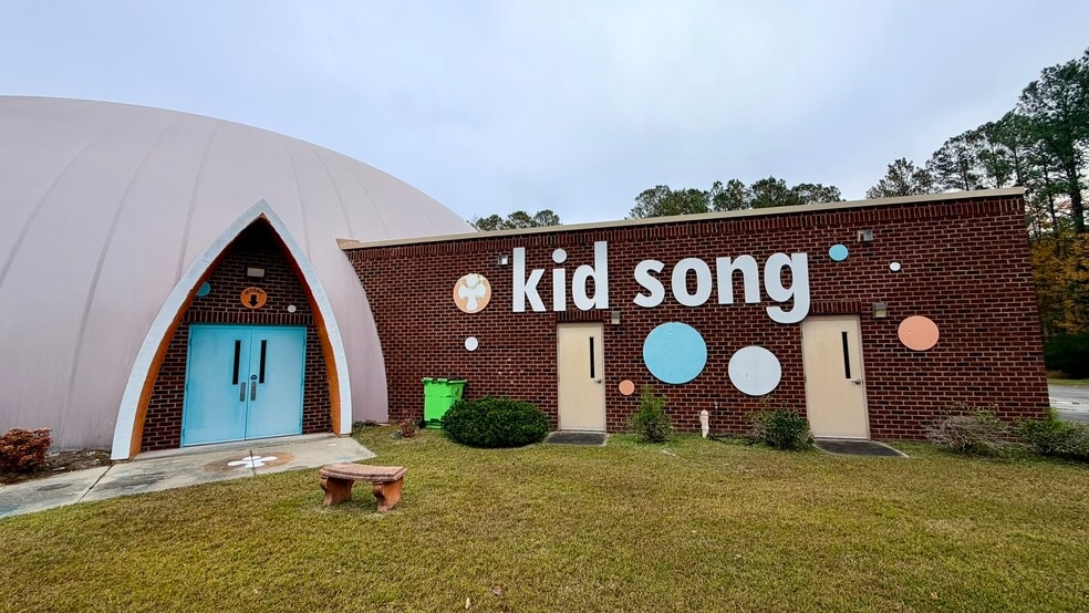 More Photos Of 521 W Grantham Rd, New Bern Specialty For Sale