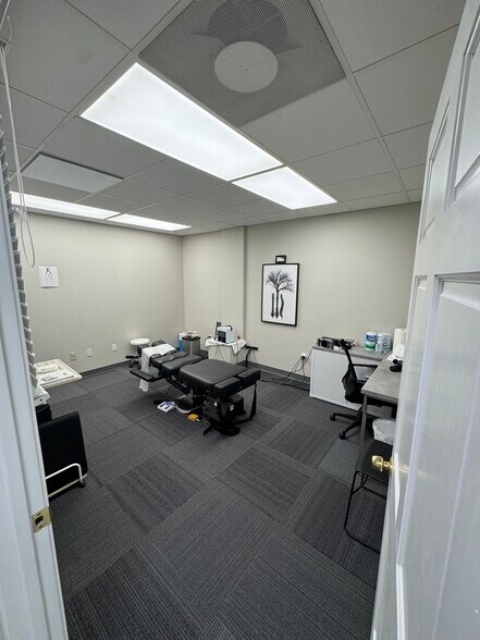 More Photos Of 6299 Nall Ave, Mission Office For Lease