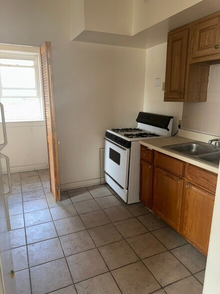 More Photos Of 7530 S Phillips Ave, Chicago Apartments For Sale