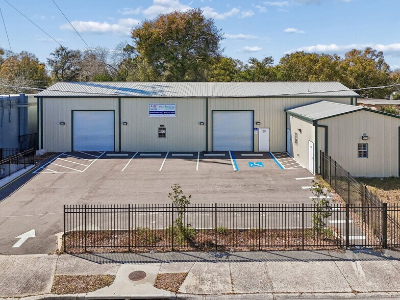 More Photos Of 2820 N 34th St, Tampa Warehouse For Lease