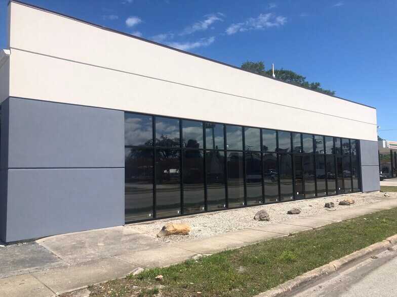 More Photos Of 1609 Ridgewood Ave, Holly Hill Freestanding For Sale