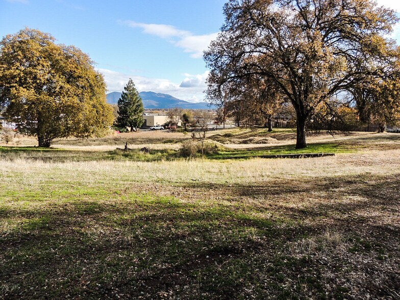 More Photos Of 1329 Todd Rd Ext, Lakeport Flex For Sale