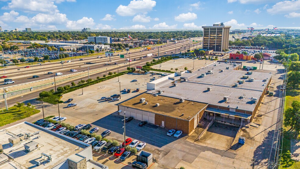 More Photos Of 930-1000 W Airport Fwy, Irving Health Club For Sale