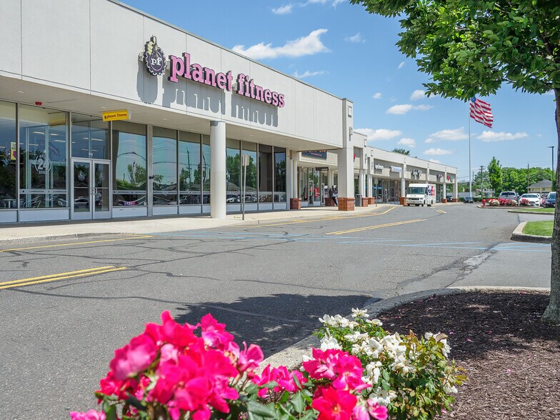 More Photos Of 561 US Highway 1, Edison Unknown For Lease