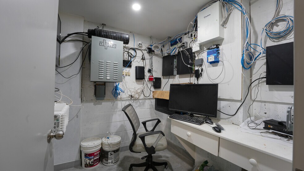 More Photos Of 9501 37th Ave, Flushing Apartments For Sale