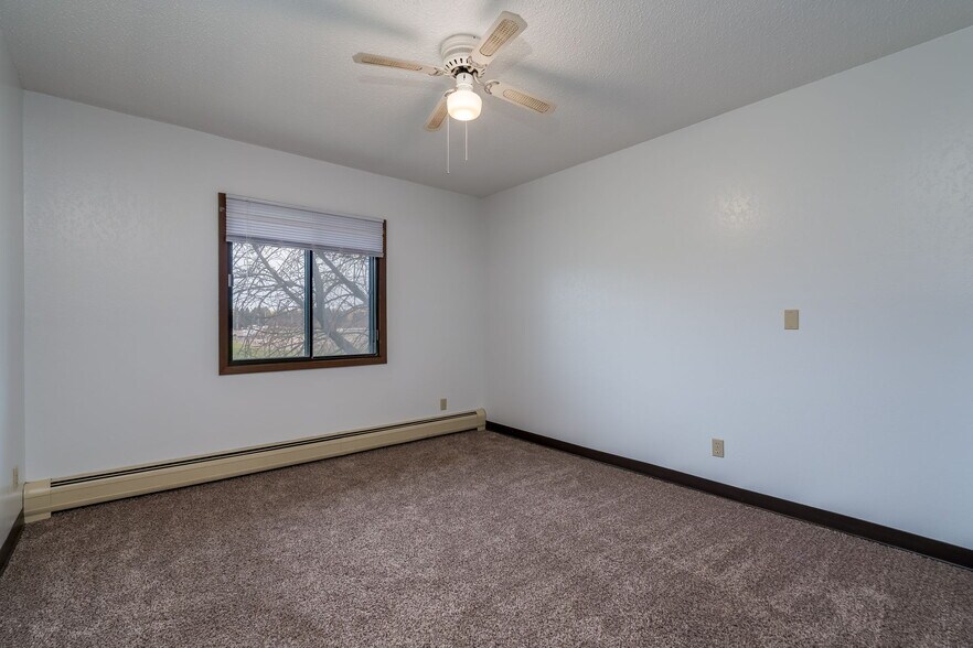 More Photos Of 3200 Maple Ave, Slayton Apartments For Sale