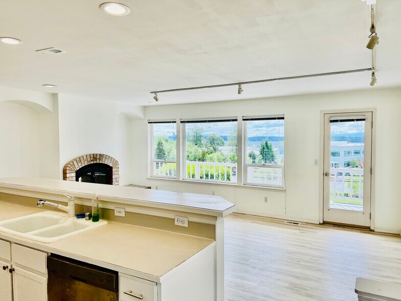 More Photos Of 808-810 6th St S, Kirkland Office Residential For Lease