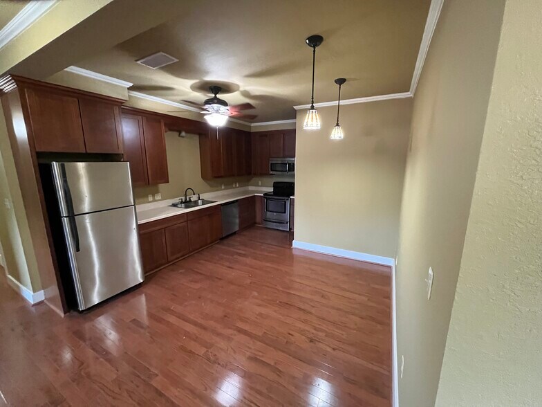 More Photos Of 14555 Hwy 75, Van Alstyne Distribution For Lease