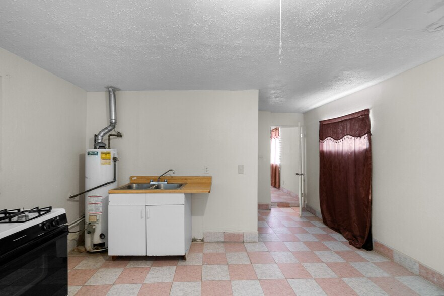 More Photos Of , El Paso Office For Sale