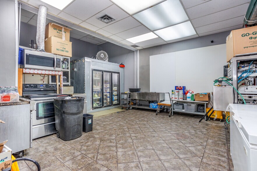 More Photos Of 528 W Clark St, Pasco Restaurant For Sale