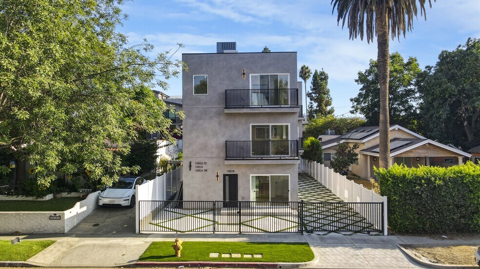 More Photos Of 10826 Hesby St, North Hollywood Apartments For Sale