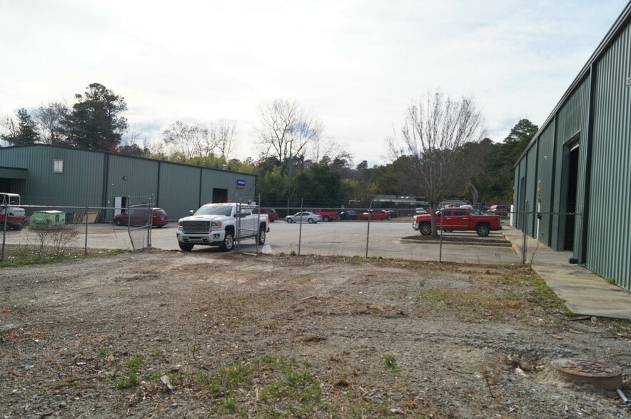 More Photos Of 3904 Wrightsboro Rd, Augusta Warehouse For Lease