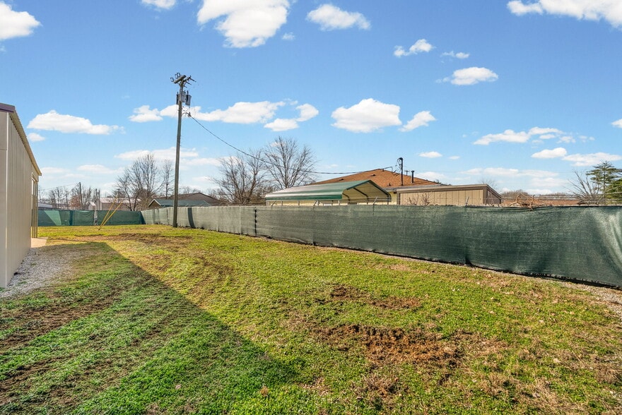 More Photos Of 1811 Alpine Dr, Clarksville Light Manufacturing For Lease