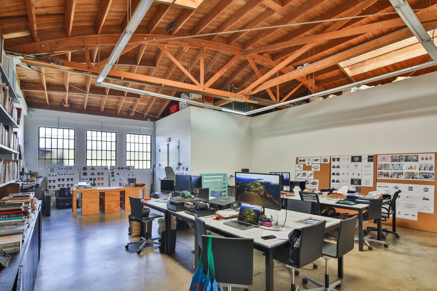 More Photos Of 5017 Exposition Blvd, Los Angeles Office Residential For Sale