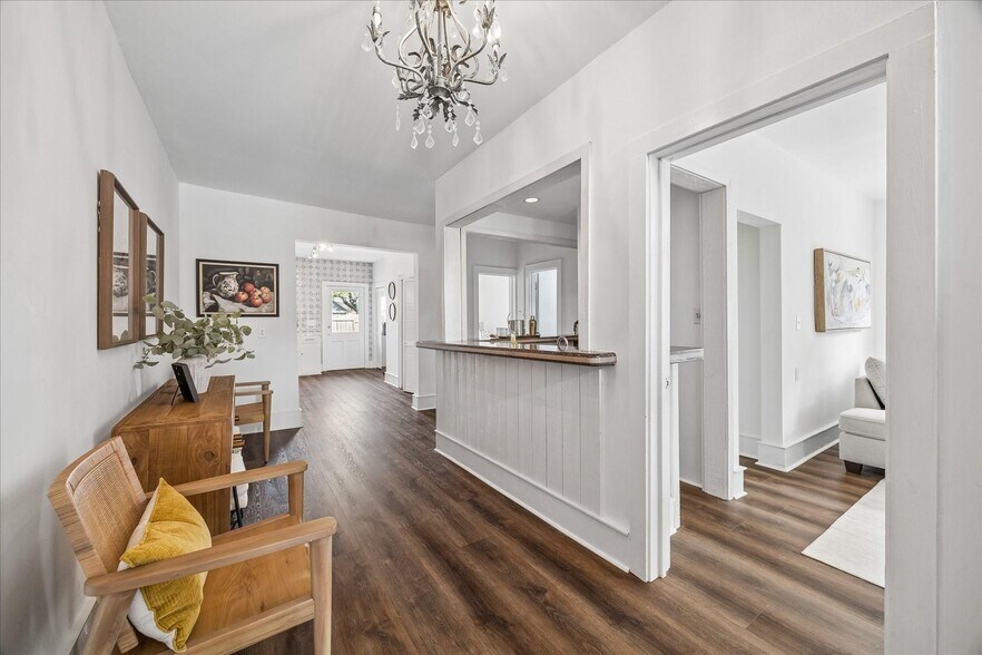 More Photos Of 1812 Kane St, Houston Office Residential For Sale