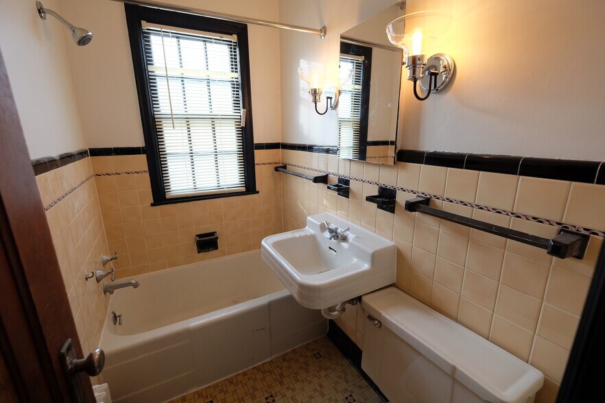 More Photos Of 3322 Blaisdell Ave, Minneapolis Apartments For Sale