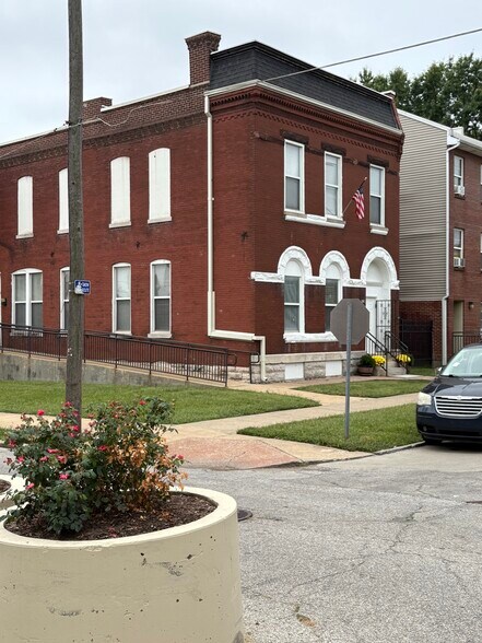 More Photos Of 2002 Obear Ave, Saint Louis Apartments For Sale