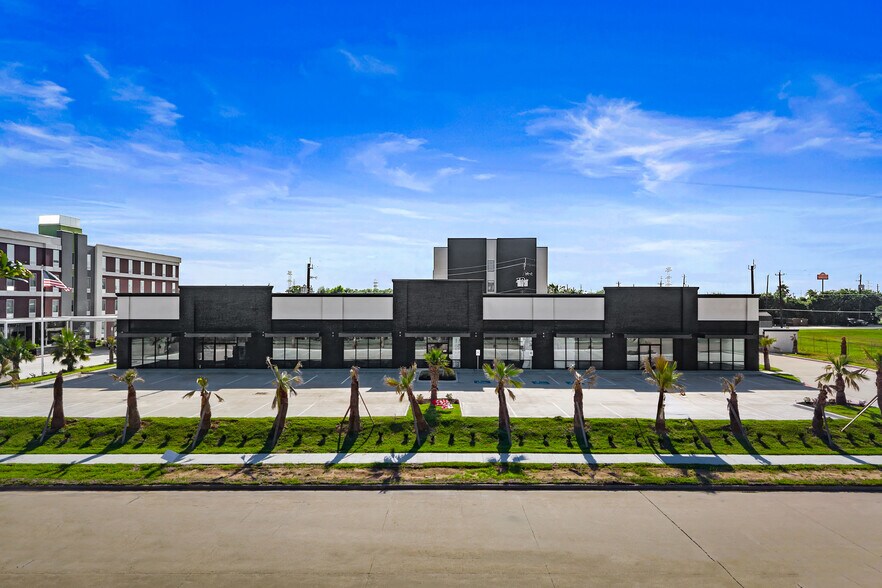 More Photos Of 1247 S 13th St, La Porte General Retail For Lease