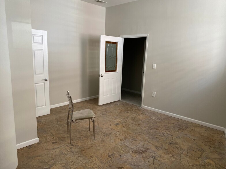More Photos Of 2613 W Hunting Park Ave, Philadelphia Light Distribution For Lease