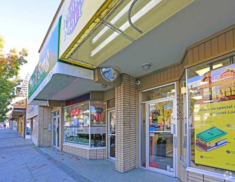 More Photos Of 22332-22336 Lougheed Hwy, Maple Ridge General Retail For Sale