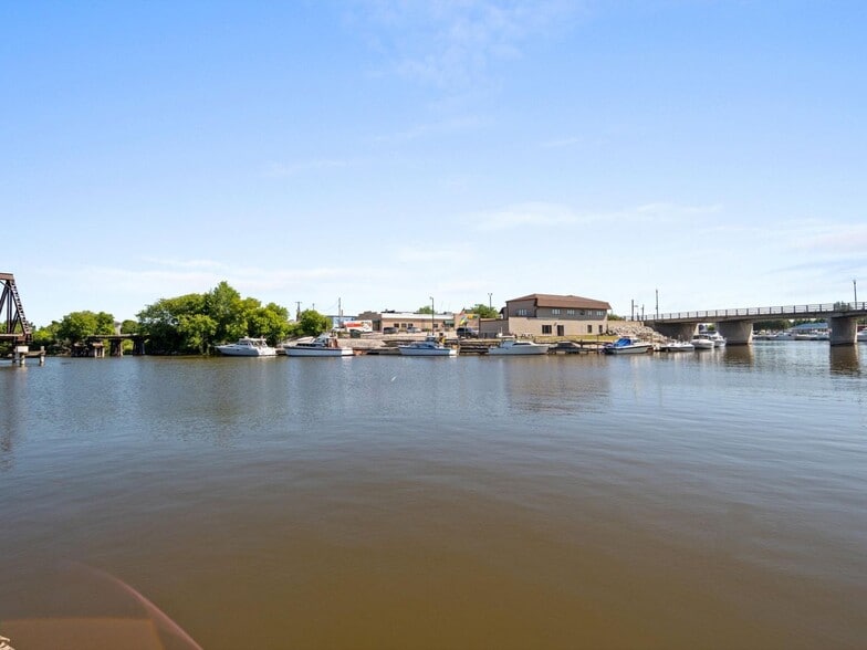 More Photos Of 1308 Washington St, Two Rivers Office Residential For Sale