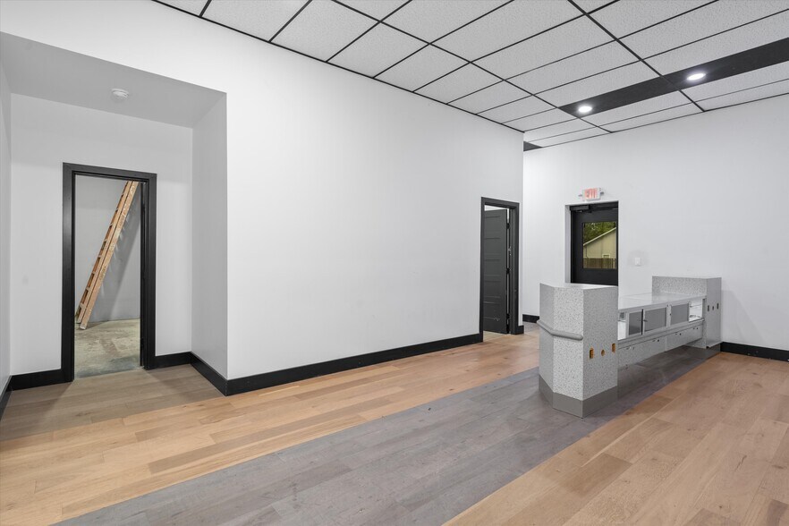 More Photos Of 10203 Old Manchaca Rd, Austin Flex For Lease